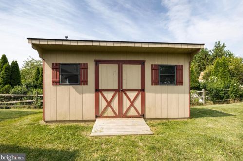 5027 Woodgate Ln, Collegeville PA  19426-3365 exterior