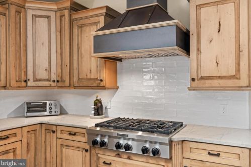 500 Court St, Gardenville PA  18901-4422 exterior