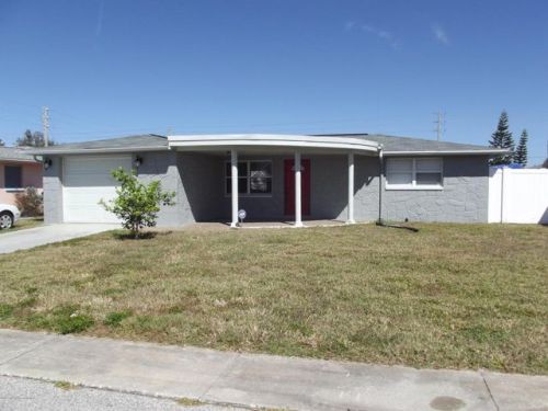 3249 Eisenhower Dr, Tarpon Springs, FL 34691-3318