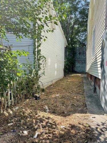 4 Rutledge St, Waterbury, CT 06702-1719