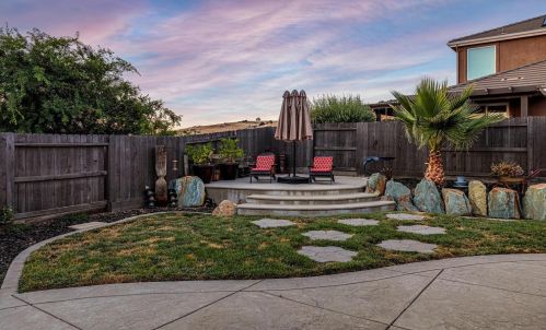 205 Tillman Ct, Folsom CA  95762-9571 exterior