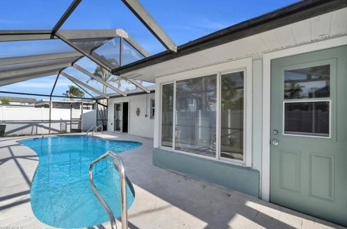 193 Hibiscus Dr, Fort Myers Beach FL  33931-3831 exterior