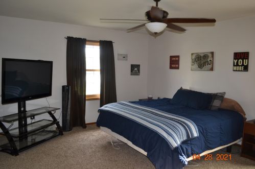 328 Foxmead Dr, Waterford WI  53185-4427 exterior