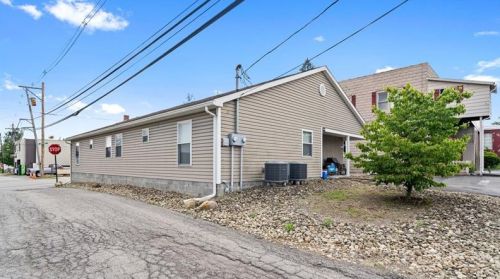 124 Neshannock Ave, New Wilmington, PA 16142-1144