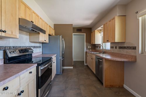 6836 13 Pl, Phoenix AZ 85042-5408 exterior