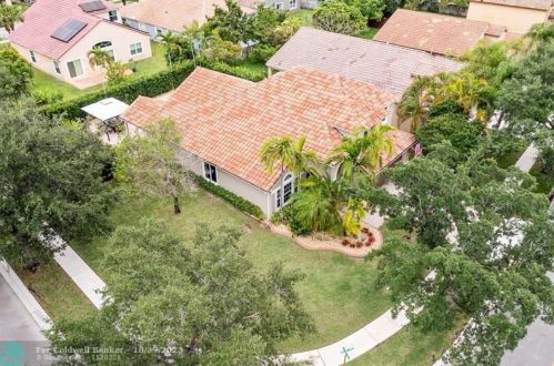 1277 144th Ter, Hollywood FL  33028-2925 exterior