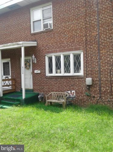 2807 Thompson St, Camden, NJ 08105-1242