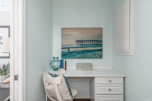 315 33rd St, Newport Beach CA  92663-3131 exterior