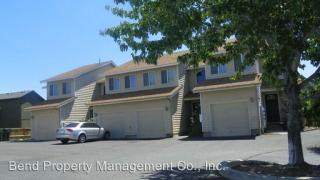 2110 Holliday Ave, Bend OR  97701-6651 exterior