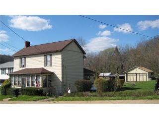 933 Scott Ave, Jeannette, PA 15644-1655