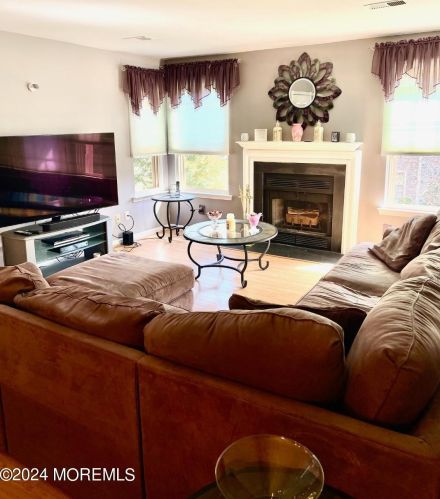 419 Meade Ct, East Brunswick, NJ 08816-1868