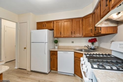 23 Manchester Rd, Flemington NJ  08822-6822 exterior