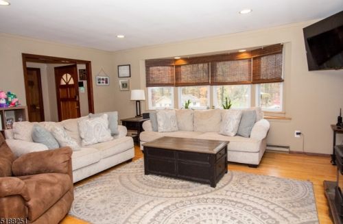 32 Windy Bush Ln, Sparta NJ  07871-2522 exterior