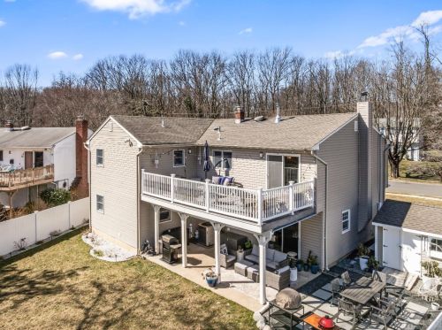 14 Albemarle Rd, East Brunswick NJ  08816-4213 exterior