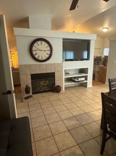 8666 Irish Moss Ct, Elk Grove CA  95624-4020 exterior