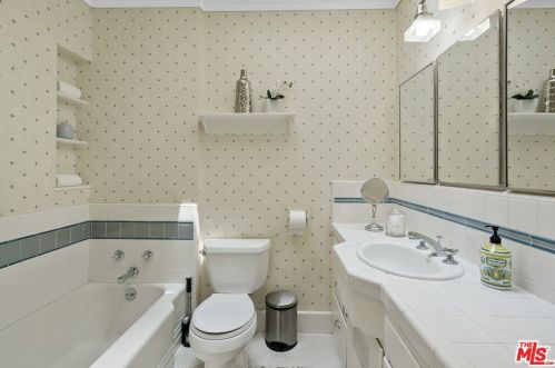 12259 Hartsook St, North Hollywood CA  91607-3054 exterior