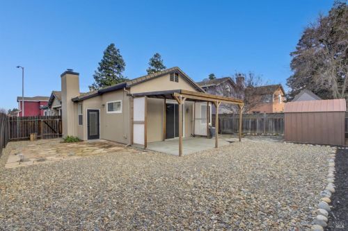 885 Turquoise St, Vacaville CA  95687-7810 exterior