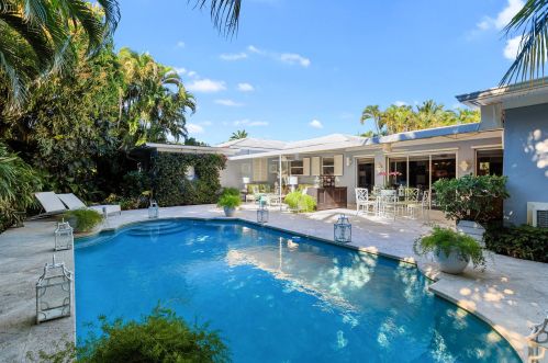 232 Mockingbird Trl, Palm Beach, FL 33480-3118