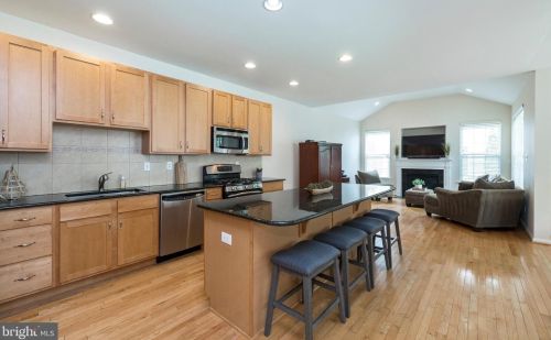 201 Deepdale Dr, Kennett Sq, PA 19348-1875