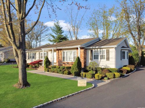 15 Alpine Pl, Lake Grove, NY 11755-2805