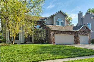 304 Orchard Ave, Indianola, IA 50125-1186