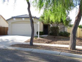 3869 Cloudburst Dr, Gilbert, AZ 85297-3085