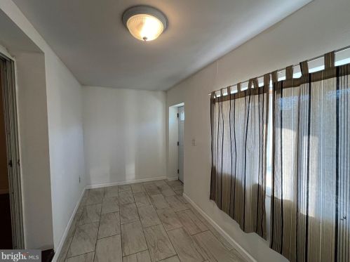 6130 Lindbergh Blvd, Philadelphia, PA 19142-3414