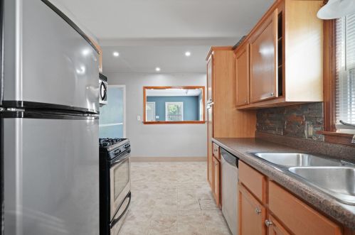 5006 29 Ave, Kenosha WI 53140-3049 exterior