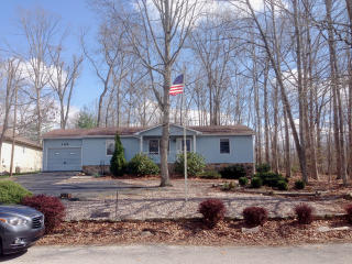 122 Shore Ln, Crossville, TN 38558-4000