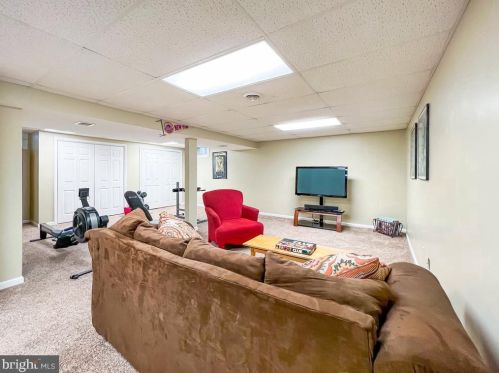 1344 Buford Dr, Yardley PA 19067-4342 exterior