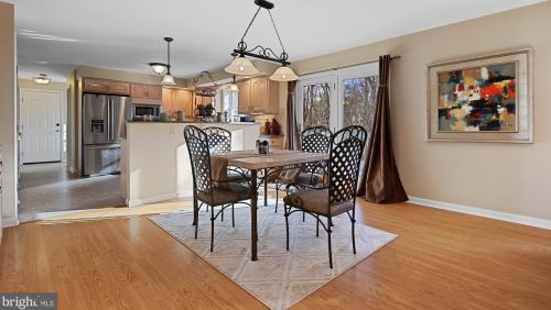 56 Sherwood Cir, West Enola PA  17025-1840 exterior