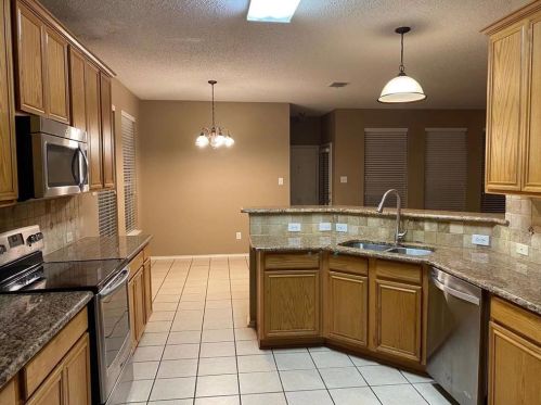 3724 Estacado Ln, Plano, TX 75025-4476
