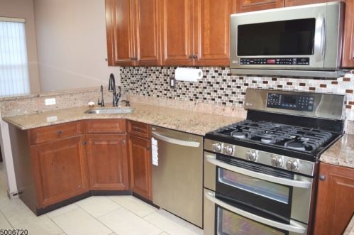 97 Crown Point Rd, Parsippany NJ  07054-3414 exterior