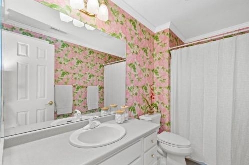 608 Gander Cir, Bridgeville PA  15017-3428 exterior