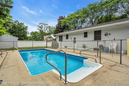 10 Trinity Pl, Jackson Twp NJ  08527-1822 exterior