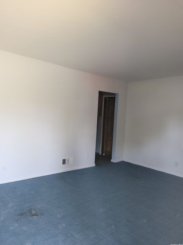 1 Floral Dr, Amityville, NY 11701-1608