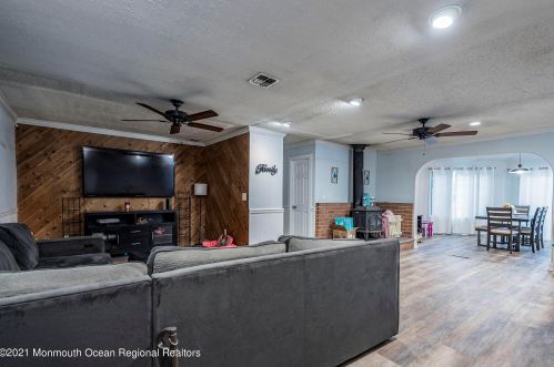 49 Cooks Bridge Rd, Jackson Twp NJ  08527-2523 exterior