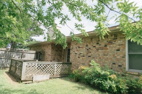 5102 Utah St, Greenville TX  75402-6238 exterior