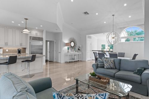 332 Spyglass Way, Jupiter FL 33477-4049 exterior