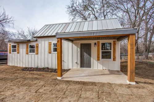 705 Liberty St, Weatherford TX  76086-2527 exterior