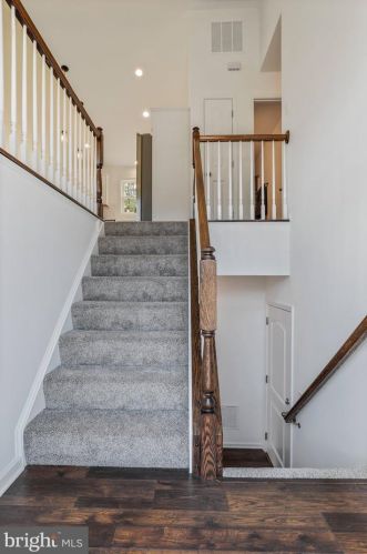 1198 Happy Ridge Dr, Front Royal VA  22630-5302 exterior