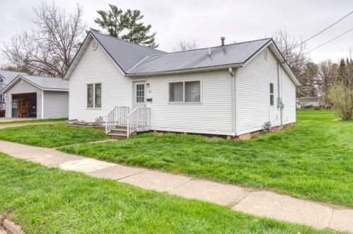 130 Franklin St, Stanley, WI 54768-1227