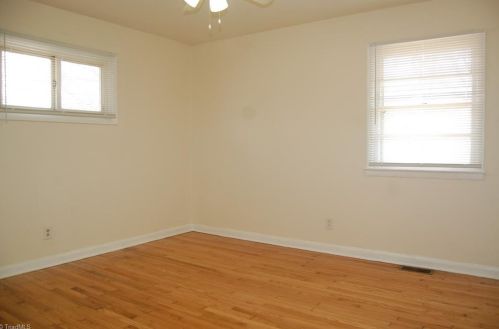 1903 Phillips Ave, Greensboro NC  27405-5237 exterior