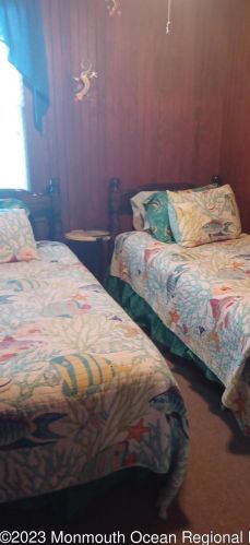 217 Dupont Ave, Pelican Island NJ  08751-2415 exterior