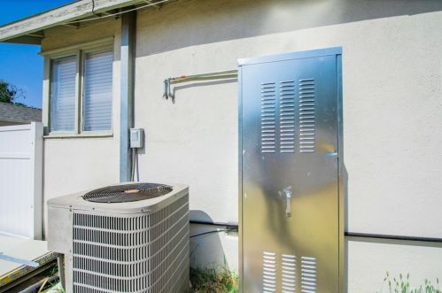 9659 Primrose Dr, Riverside CA 92503-4277 exterior