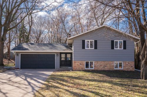 6240 Kerry Ln, Minneapolis, MN 55432-5223