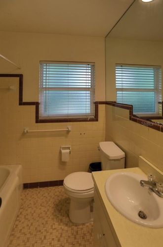2000 Merritt Park Dr, Orlando FL  32803-1531 exterior