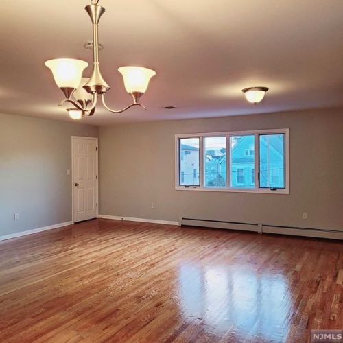 225 Washington Pl, Cliffside Park NJ  07010-1117 exterior