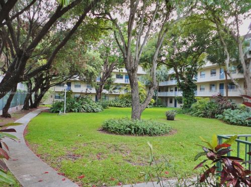 500 2nd St, Dania Beach FL  33004-3328 exterior