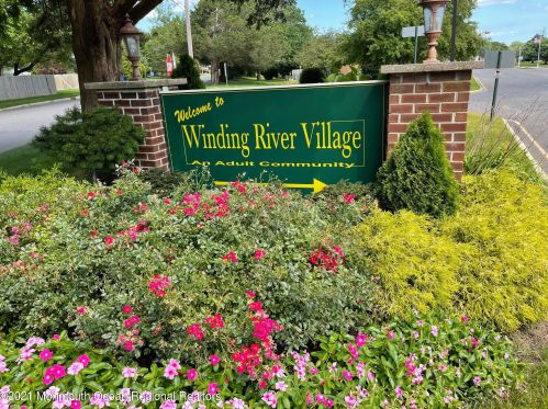 53 River Edge Dr, Bricktown, NJ 08724-1338